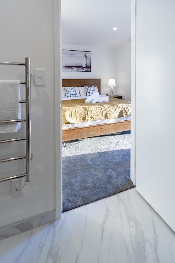 Modern 3 Bed Overlooking Hagley Park Christchurch Exteriör bild